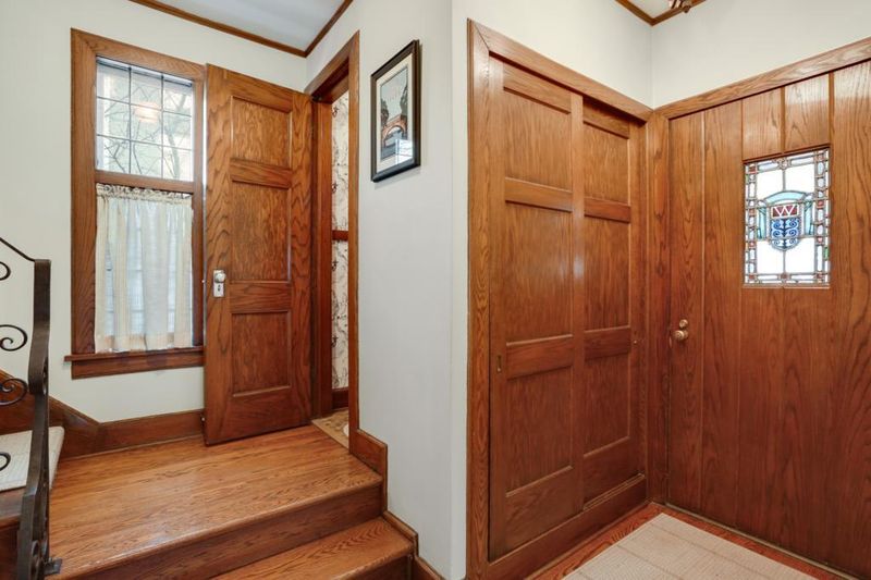 2416 Sheridan Ave S, Minneapolis, MN 55405