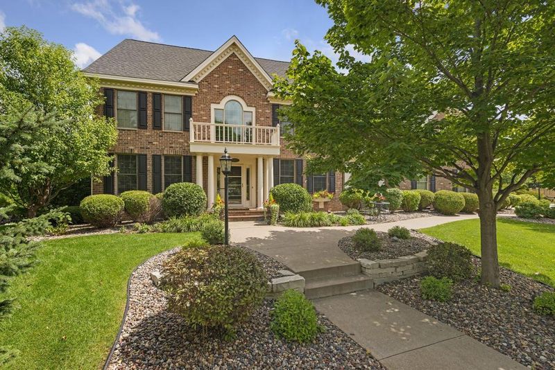 3203 Crestmoor Dr, Woodbury, MN 55125