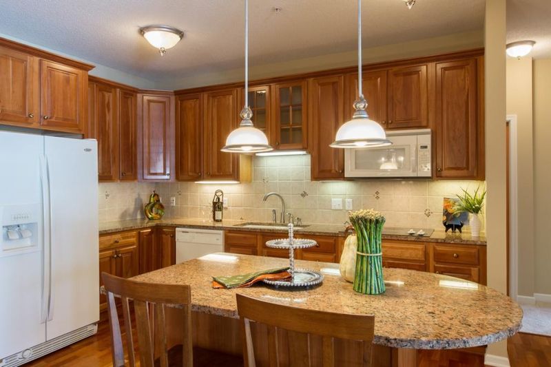 5275 Grandview Sq #3112, Edina, MN 55436