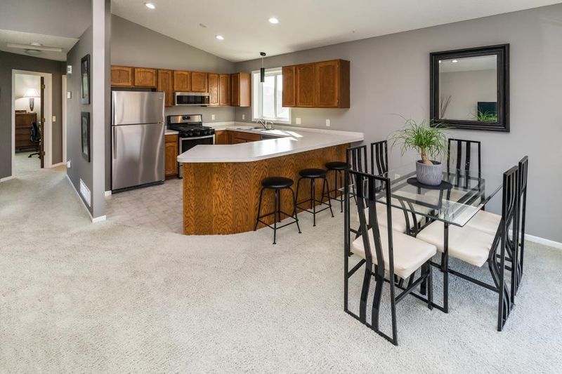 7351 158th St W, Apple Valley, MN 55124