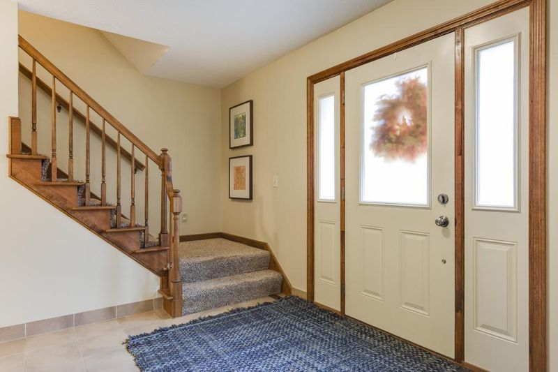 11318 Timberline Rd, Minnetonka, MN 55305