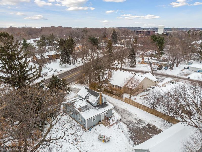 410 Plymouth Rd, Minnetonka, MN 55305