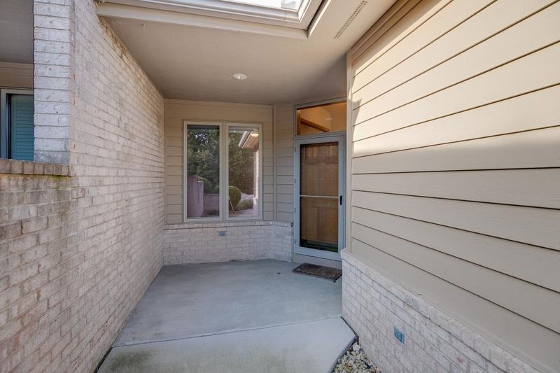 8815 Hunters Way, Apple Valley, MN 55124