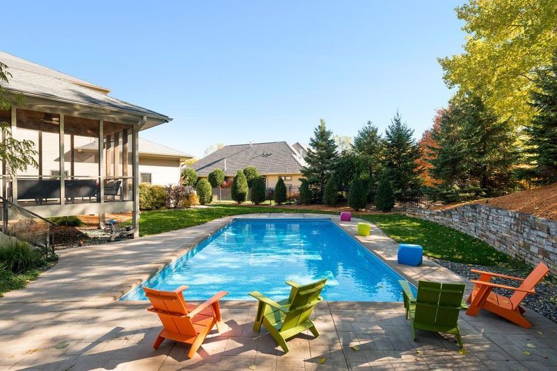 6112 Clarion Ps, Minnetonka, MN 55343