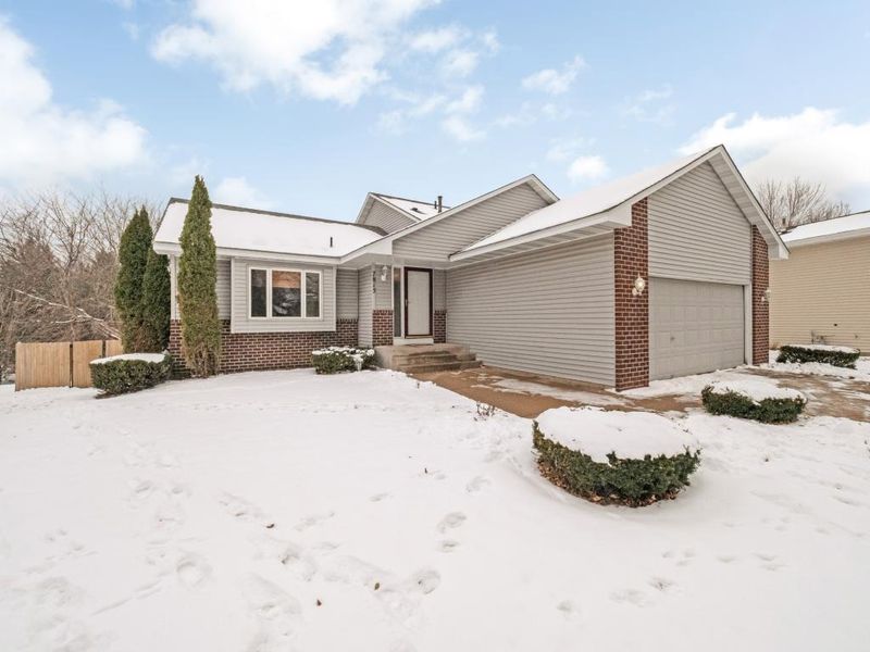 7815 77th St S, Cottage Grove, MN 55016