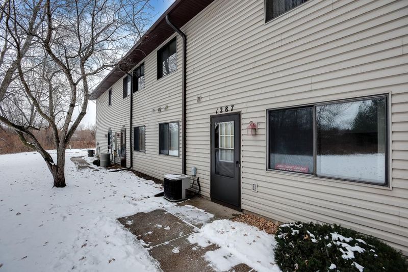 1287 Greenbriar Ct #7, White Bear Lake, MN 55110