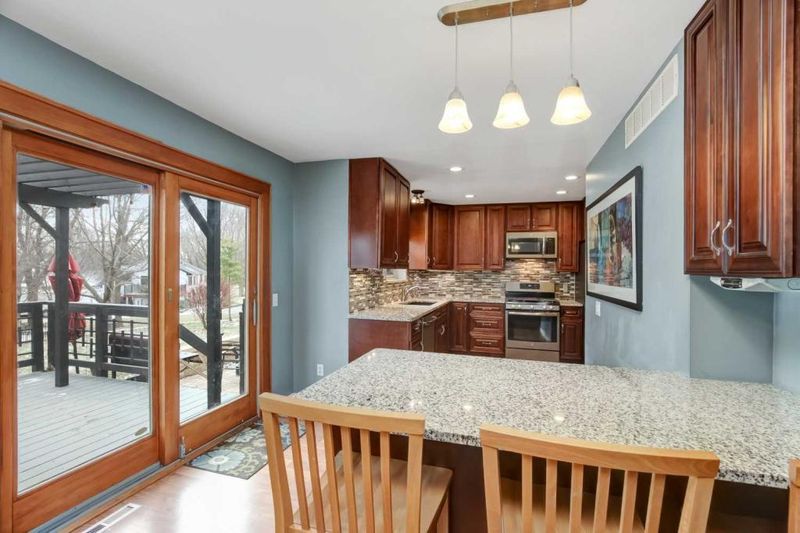 7130 Lower 170th Ct W, Rosemount, MN 55068