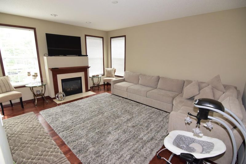 1461 Coneflower Ln, Shakopee, MN 55379