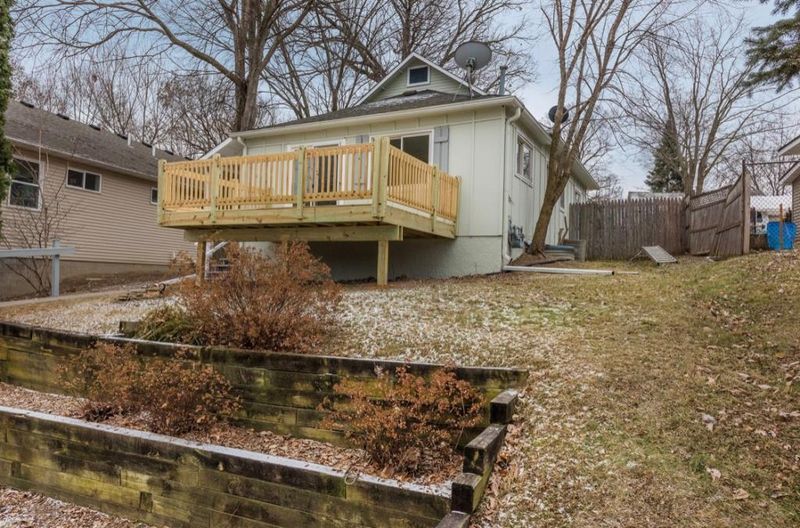 3449 Crystal Pl, Wayzata, MN 55391