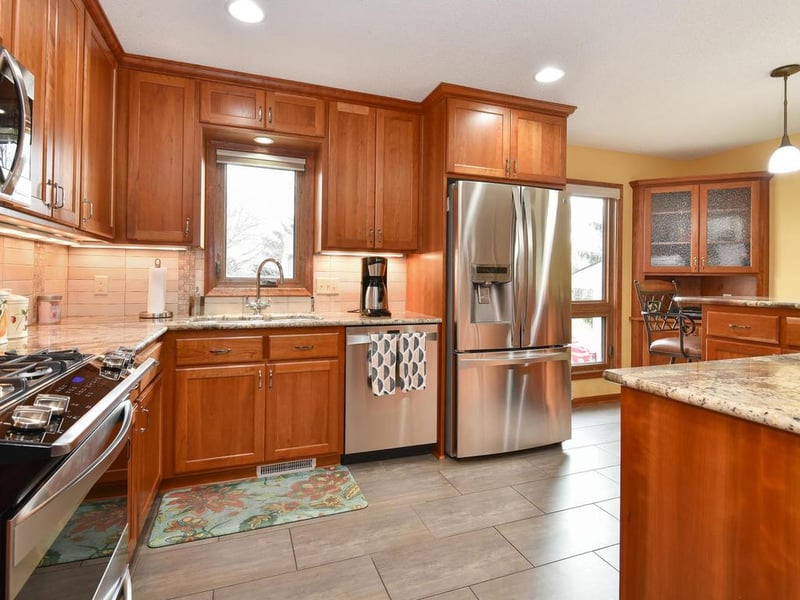 10617 Lancaster Ln N, Maple Grove, MN 55369