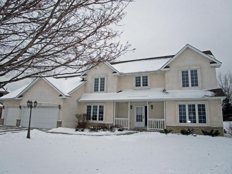 1585 Wexford Cir, Eagan, MN 55122