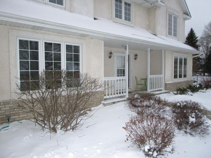 1585 Wexford Cir, Eagan, MN 55122