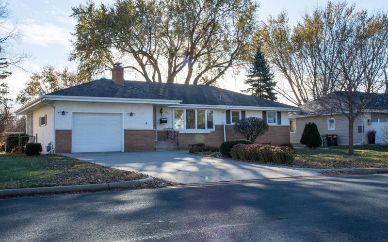 2800 W Armour Ter, Saint Anthony, MN 55418