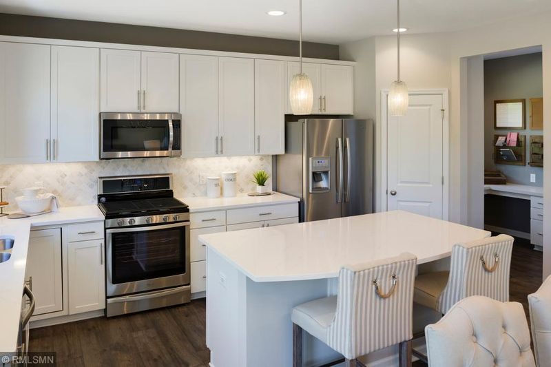 11843 Lower 31st St N, Lake Elmo, MN 55042