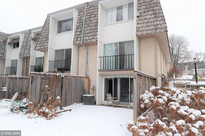 6196 Golden Valley Rd, Golden Valley, MN 55422
