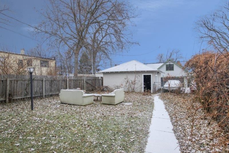 2105 Selby Ave, Saint Paul, MN 55104