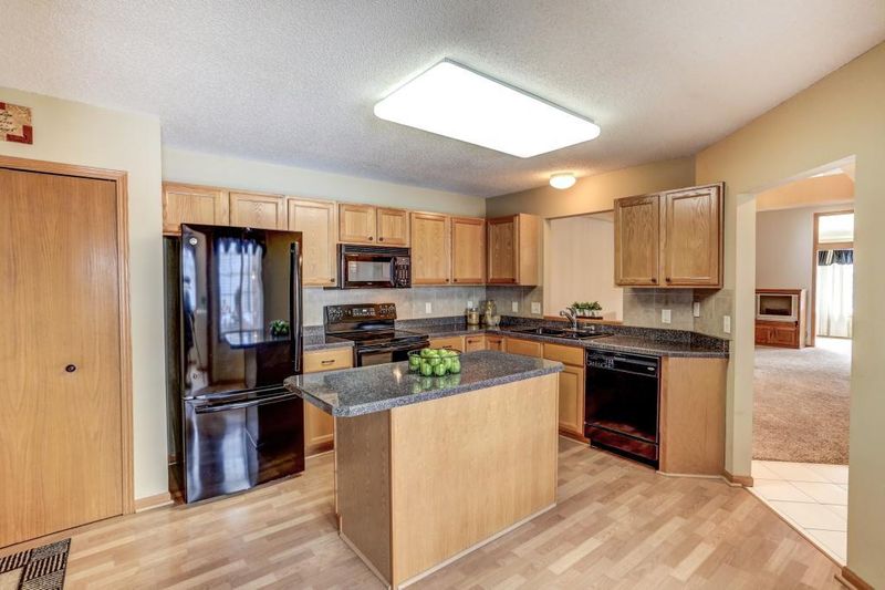 14524 Eureka Ct, Apple Valley, MN 55124