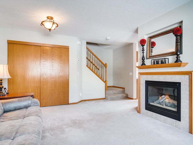 9456 Jewel Ln N, Maple Grove, MN 55311