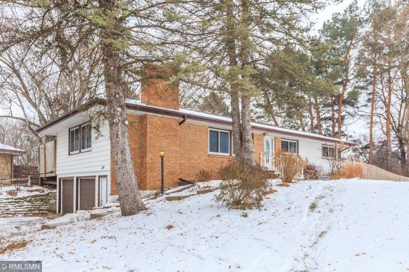 134 Martin Way, Vadnais Heights, MN 55127