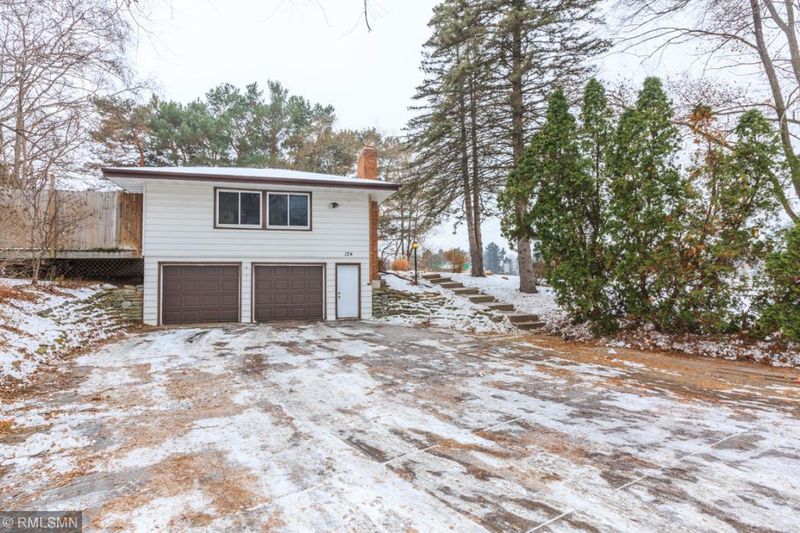 134 Martin Way, Vadnais Heights, MN 55127
