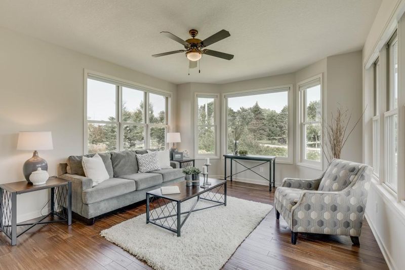 3600 Sawgrass Trl S, Eagan, MN 55123