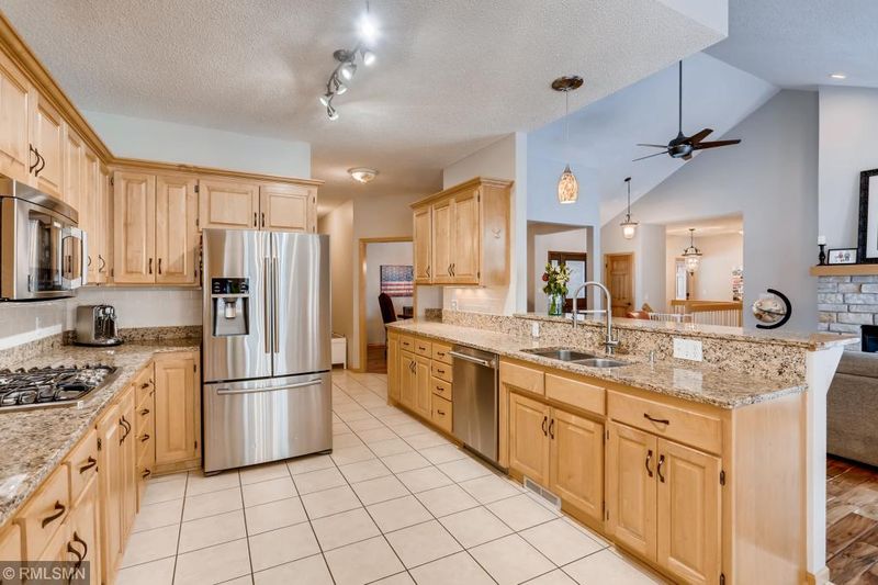 950 Evans Way, Mound, MN 55364