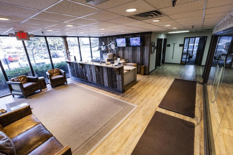 1370 Mendota Heights Rd, Mendota Heights, MN 55120