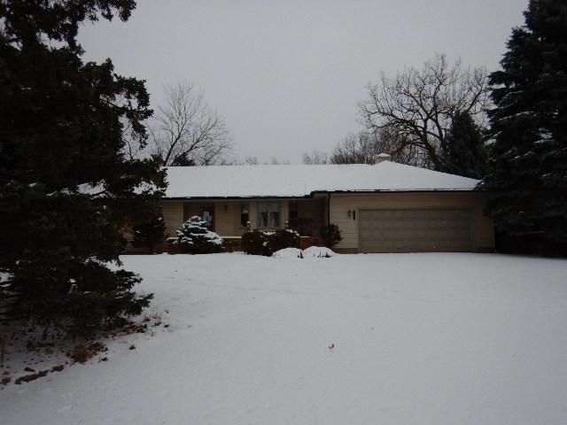 1940 Twin Circle Dr, West Saint Paul, MN 55118