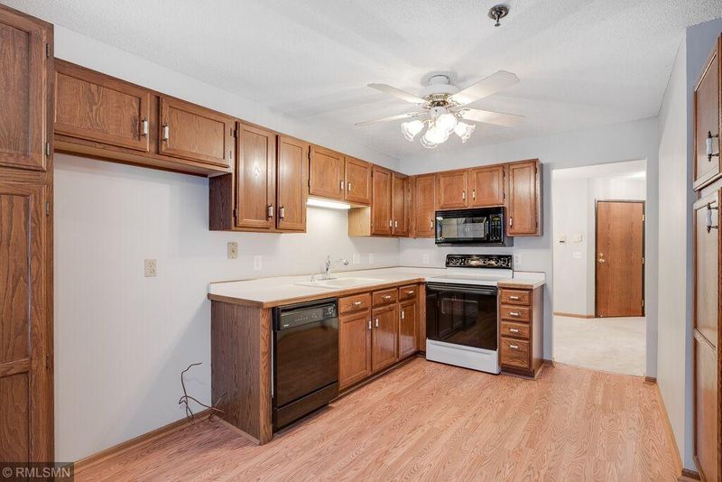 11105 Oregon Cir S, Bloomington, MN 55438