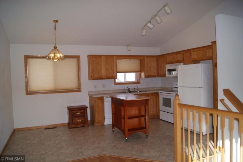 5921 Forest Boulevard Trl, Wyoming, MN 55092