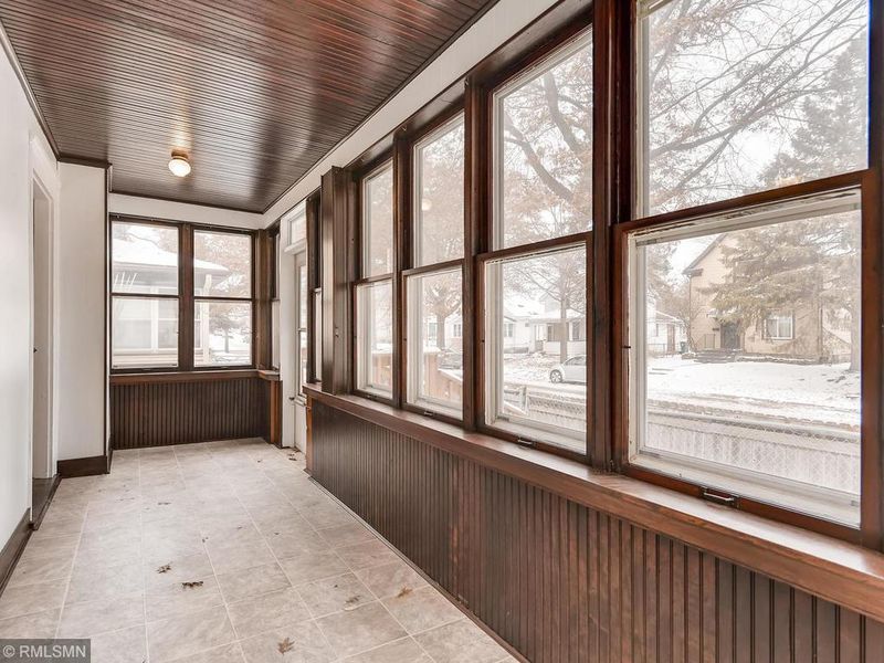 1196 Reaney Ave, Saint Paul, MN 55106