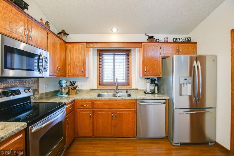 4240 155th St W, Rosemount, MN 55068