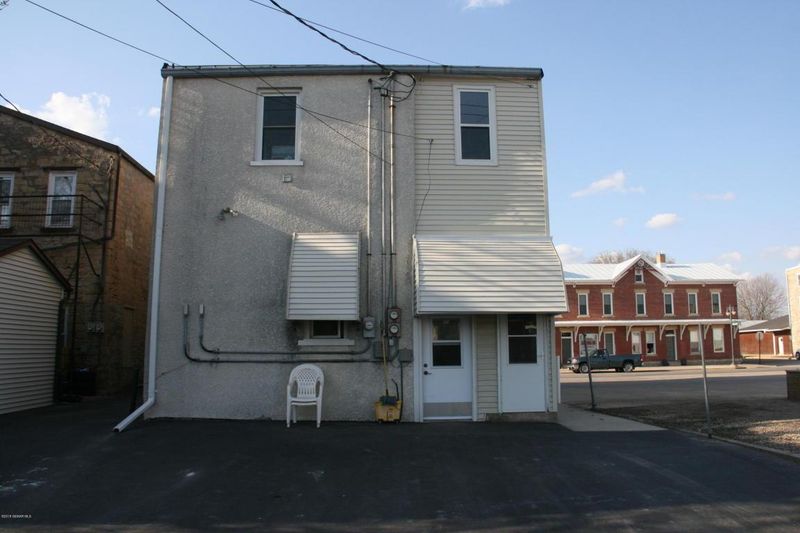 124 E Main St, Caledonia, MN 55921