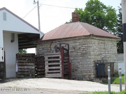 90 Main St, Fountain, MN 55935