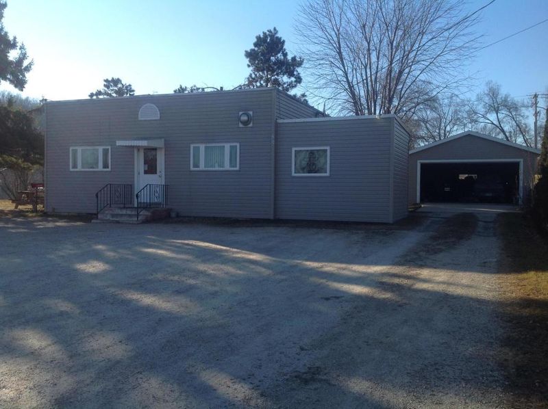 201 S 3rd St, Brownsville, MN 55919