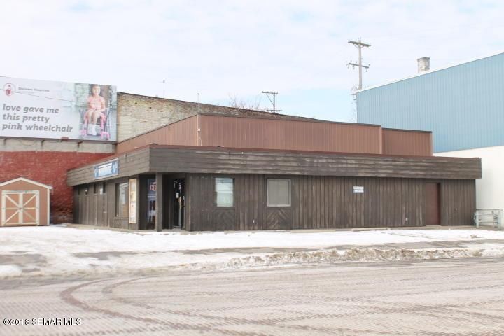 176 E 3rd St, Winona, MN 55987
