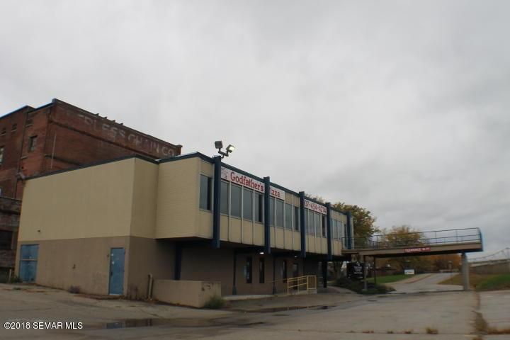 30 Walnut St, Winona, MN 55987