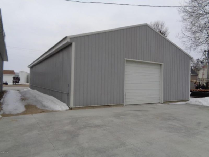 516 N Main St, Pine Island, MN 55963