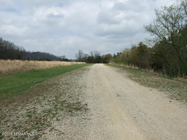 402 Saint James Dr, Whalan, MN 55949