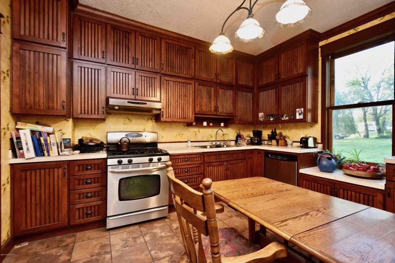 112 S River St, Rushford, MN 55971