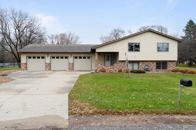 405 18th St SW, Rochester, MN 55902
