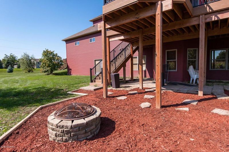 816 Johns Ln SE, Stewartville, MN 55976