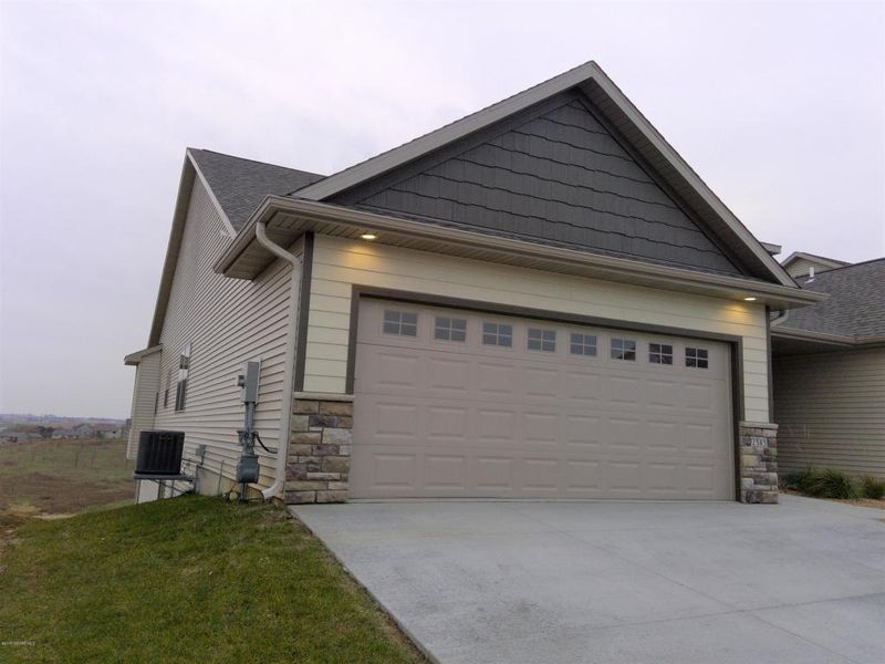 2343 Superior Ln NW, Rochester, MN 55901