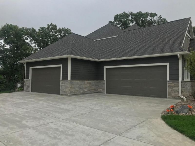 2966 Monarch Ln SW, Rochester, MN 55902