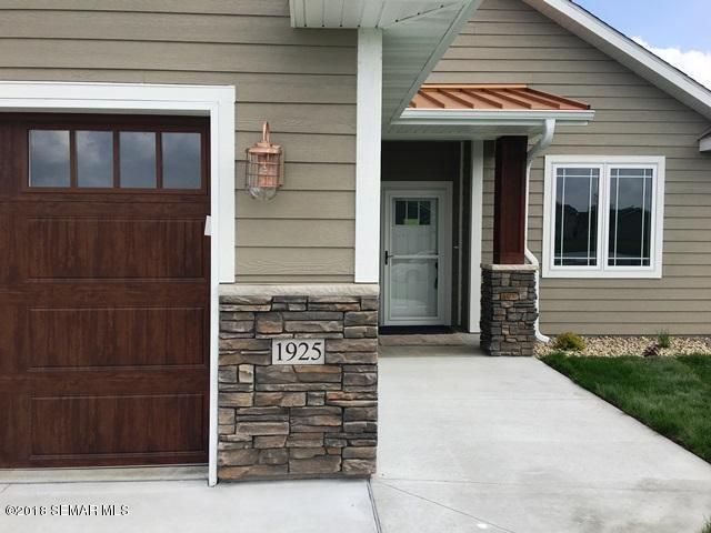 1925 White Oak Ln NE, Owatonna, MN 55060