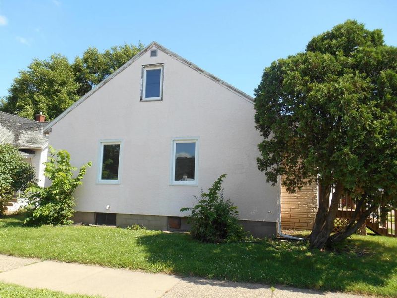 529 Lafayette St, Winona, MN 55987