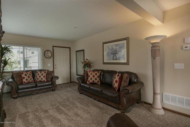 5174 Foxfield Dr NW, Rochester, MN 55901