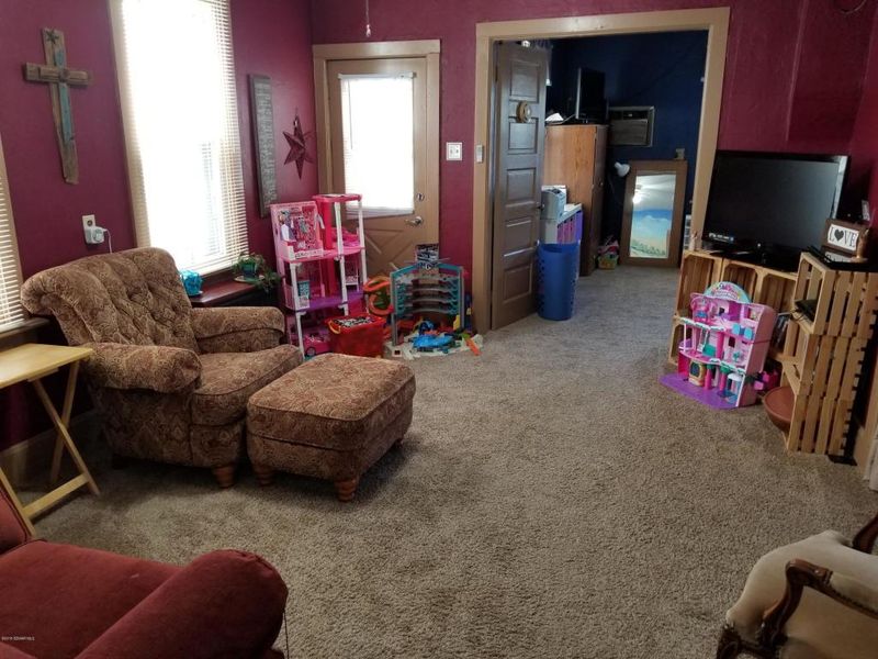 469 Chatfield St, Winona, MN 55987