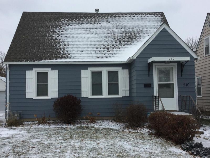 210 12th Ave SW, Austin, MN 55912