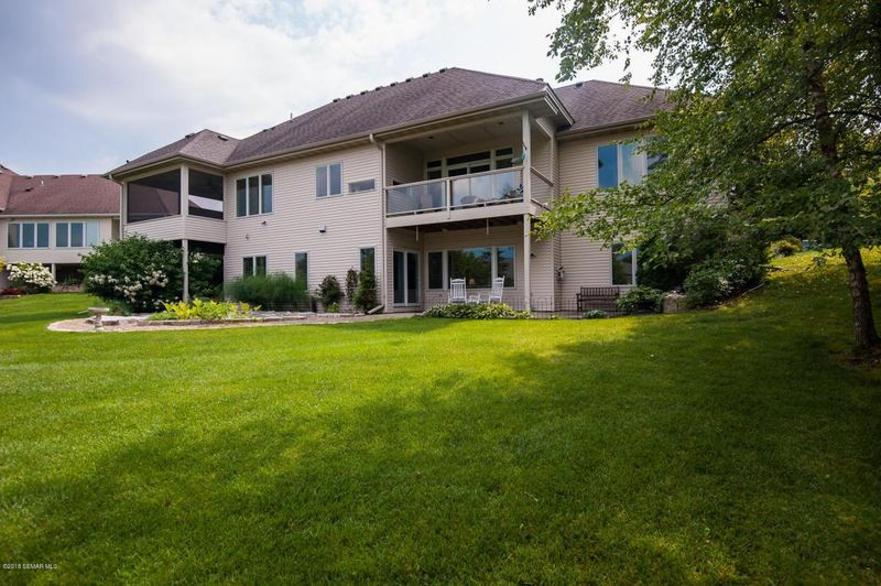 933 Whitney Ln SW, Rochester, MN 55902
